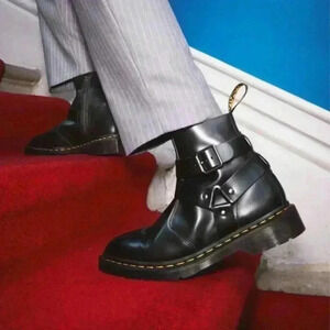 NEW Dr. Martens Jaimes Black Polished Smooth Leather Harness Chelsea Boots L7 M6